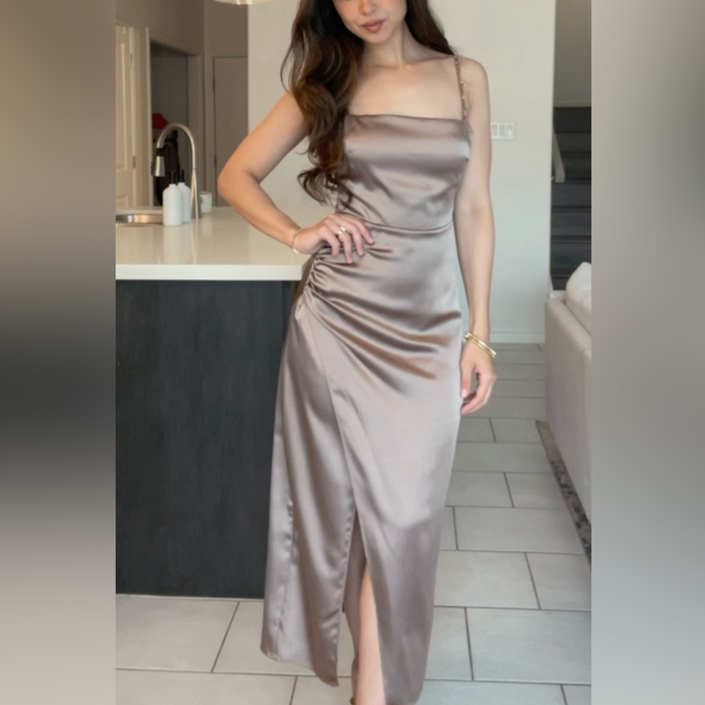 Zara midi dress! Fits a XS-s